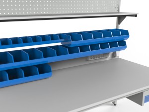 Stół roboczy z pojemnikami