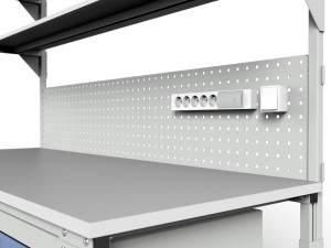 Stół roboczy z regulacją wysokości, dwiema półkami, ścianką i oświetleniem