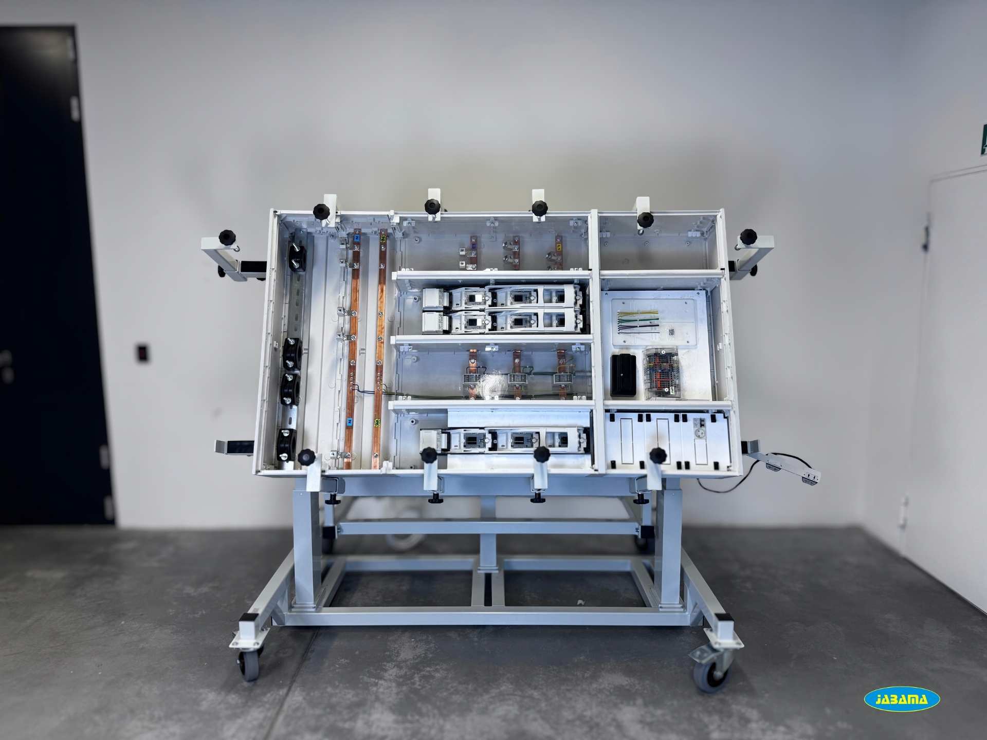 Elektryczny stół do montażu szaf sterowniczych SMRE-SPEC-00252-19031